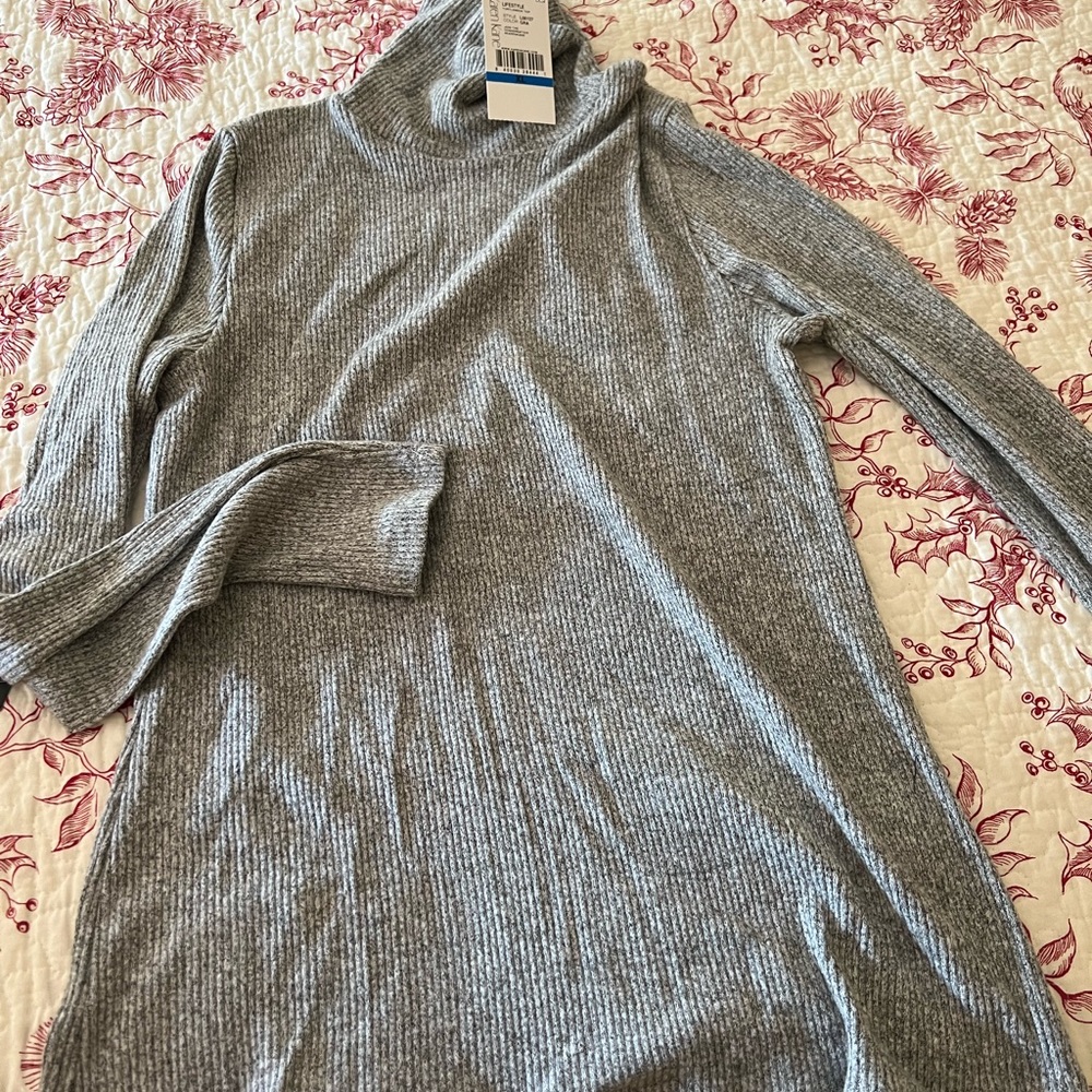 NWT Karen Kane Turtleneck